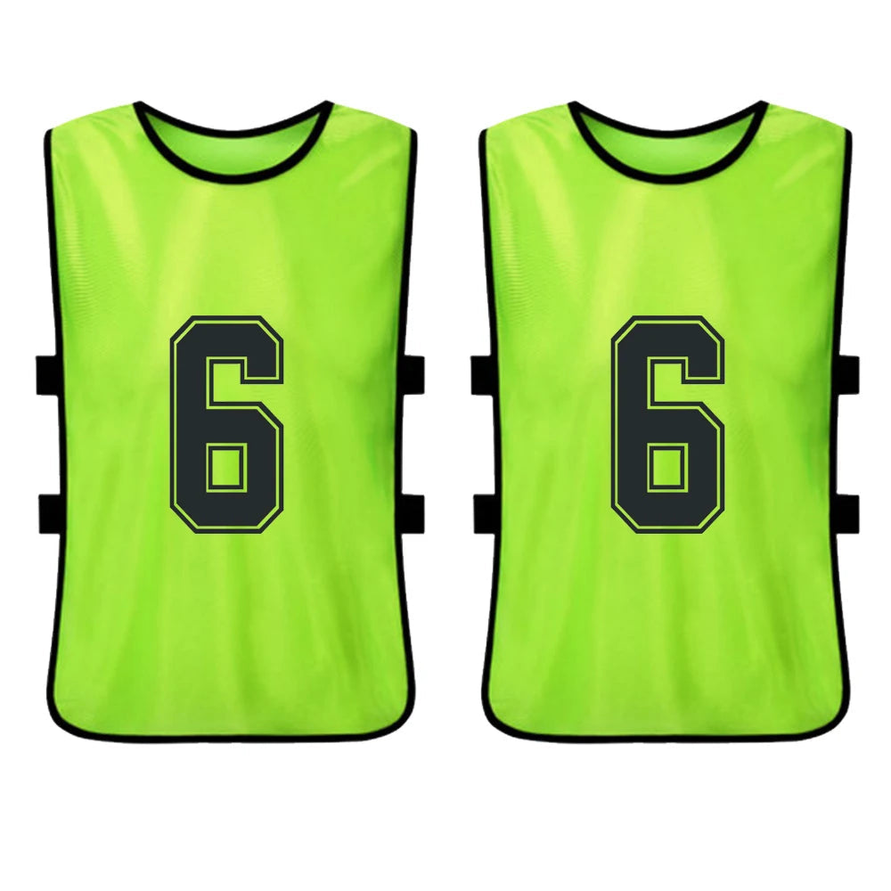 6/12er Set Kinder Trainingswesten – Nummerierte Fussball & Sport Trikots, Vorder- & Rückseite / Minikauf.ch