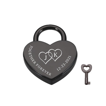 Personalisiertes Herz Vorhängeschloss mit Schlüssel , schwarz / Minikauf.ch