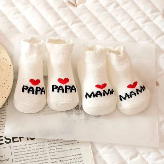 2 Paar Baby-Socken „I ❤️ Mama & Papa" / Minikauf.ch