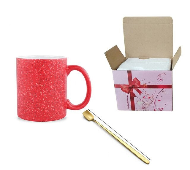 Personalisierte Farbwechsel Kaffeetasse mit Foto, rot mit Sterne / Minikauf.ch